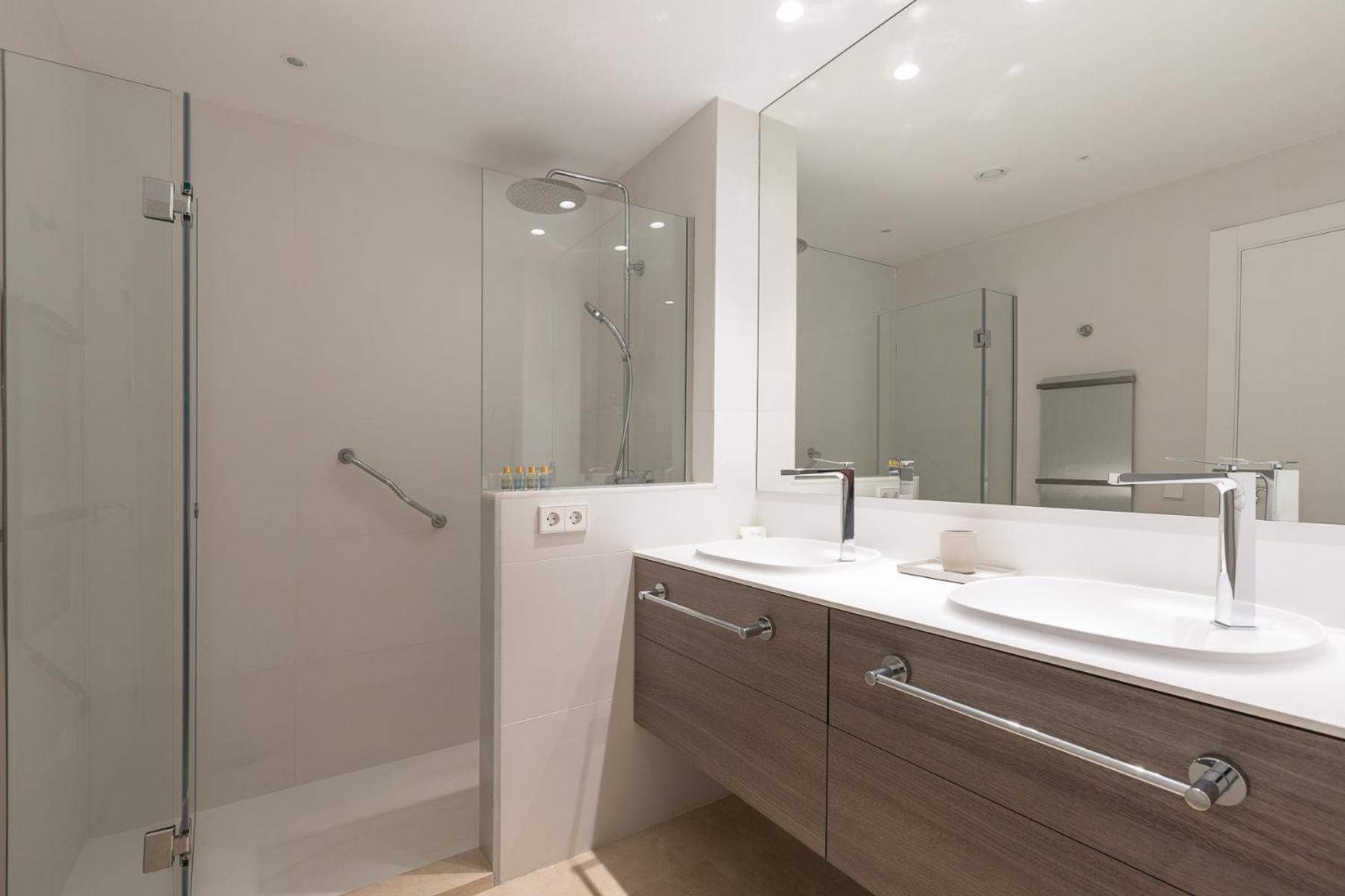 Lujoso Apartamento Con Piscina En Paseo Maritimo Marbella Ngoại thất bức ảnh