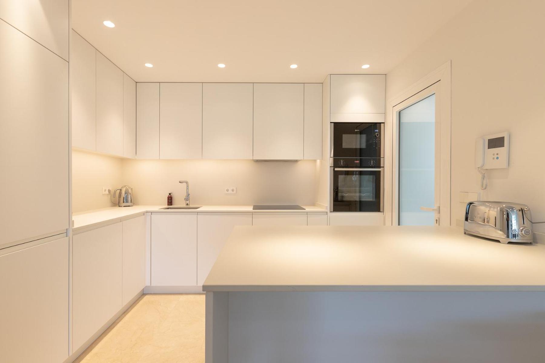 Lujoso Apartamento Con Piscina En Paseo Maritimo Marbella Ngoại thất bức ảnh