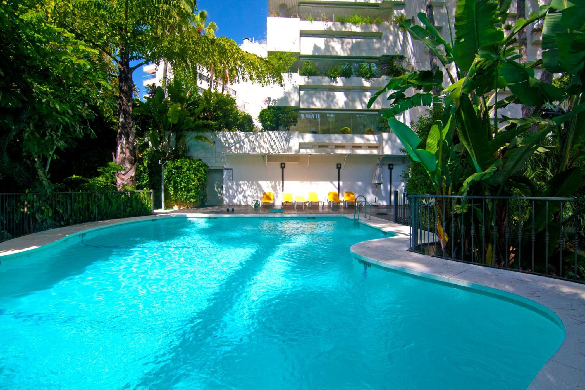 Lujoso Apartamento Con Piscina En Paseo Maritimo Marbella Ngoại thất bức ảnh